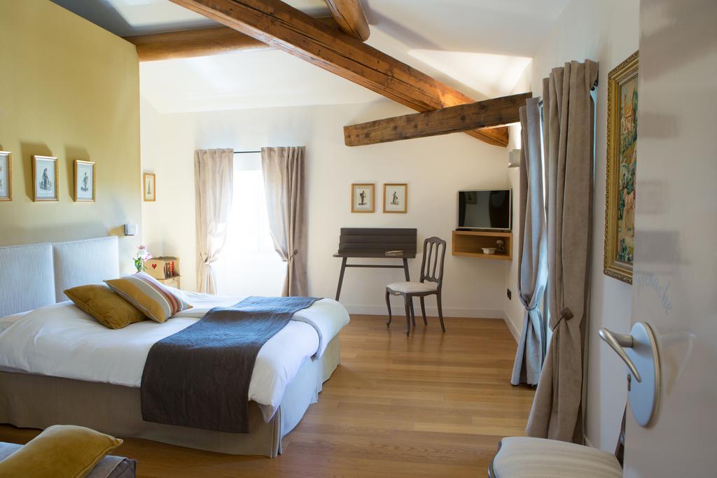 Espace De L'Hers Châteauneuf-du-Pape Esterno foto
